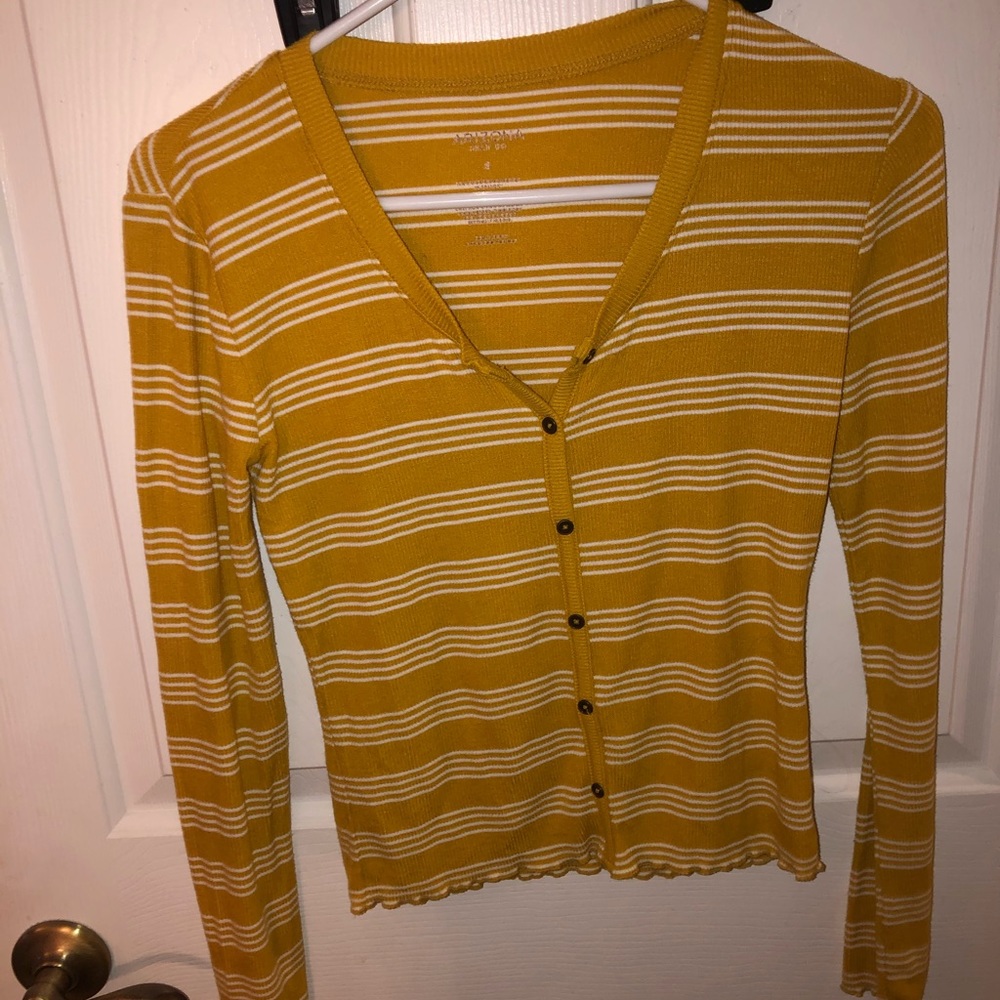 Clothes - Picture 2 of 8